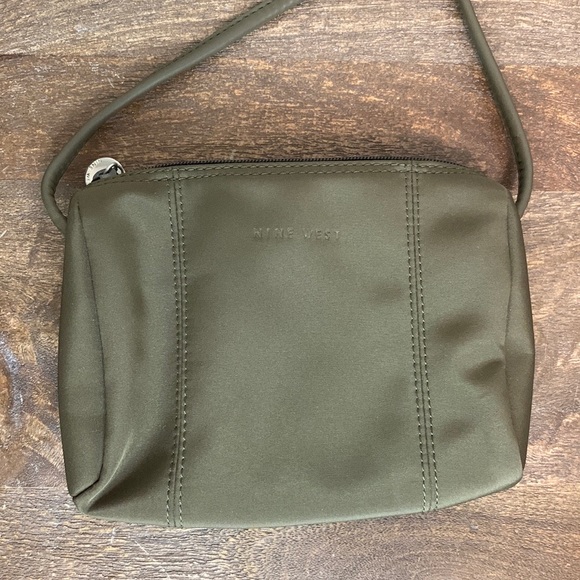 Vintage Nine West Super Lites Olive Green Small Crossbody Bag Purse - Picture 1 of 6